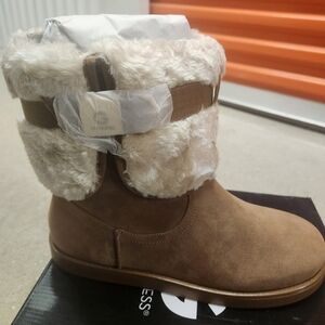NWB G By Guess Women's Addalyn Brown Faux Fur Winter Boots Size 10